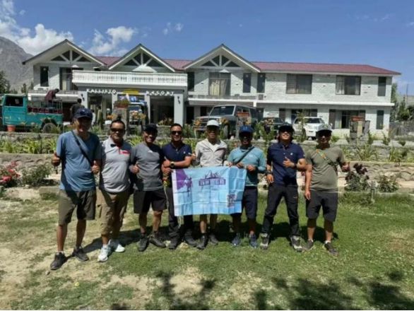 勇攀高峰！倍途轮胎登山队成功登顶世界第二高峰(图3)