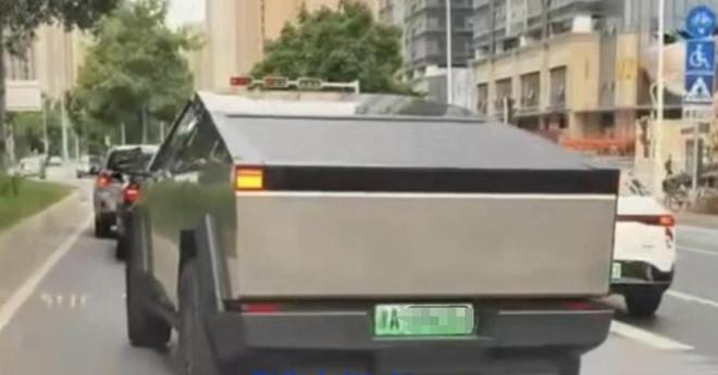 新能源早报：小米高管就雷军直播炸麦道歉；贾跃亭驾驶FF91参加车展；国内首辆上牌特斯拉皮卡亮相天津(图2)