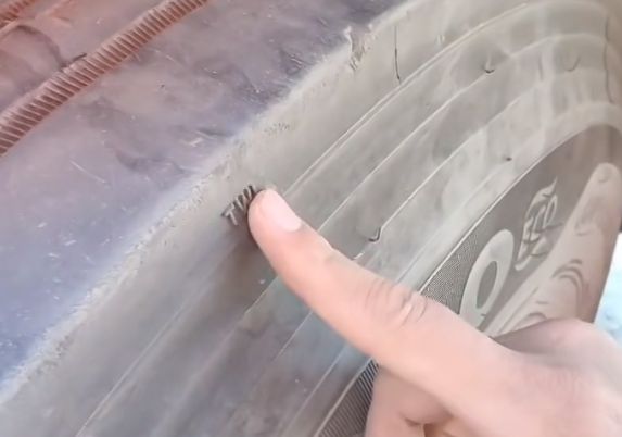注意！这个标志一旦消失就该换轮胎了(图3)