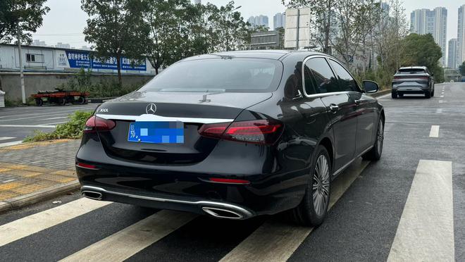 32万预算二手奔驰E300L：优雅从容宜商宜家(图6)