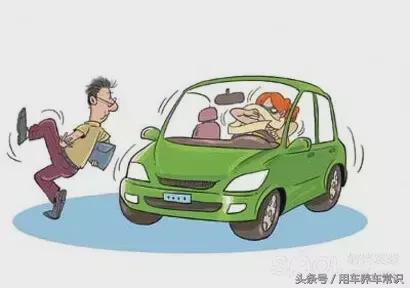 冰雪天行车易打滑新老司机们都要注意了(图4)
