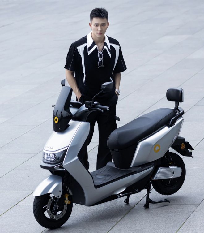 2024新日最火的5款电动车覆盖400W-1500W车型每一款都很强！(图5)