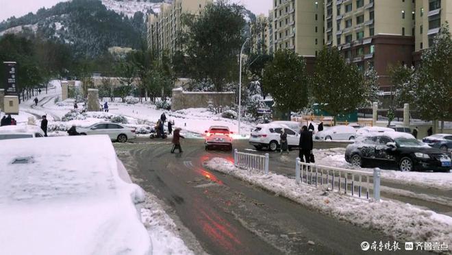 都市车界雪中“众生相”——济南暴雪考验车辆性能：两驱or四驱？(图2)
