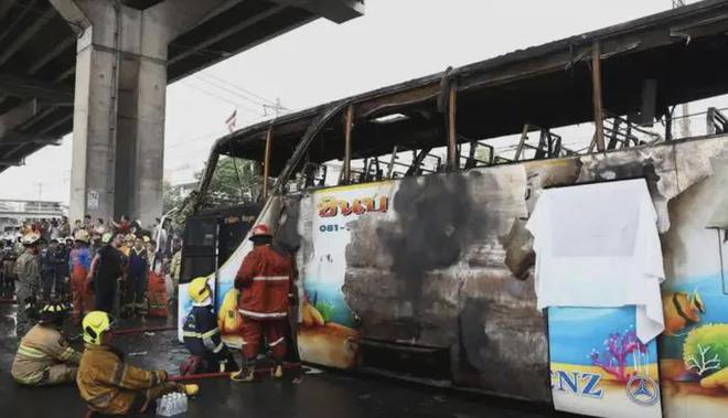 突发！爆胎失控22人死亡问题轮胎不换酿车毁人亡(图2)