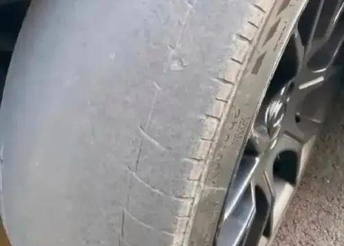 突发！爆胎失控22人死亡问题轮胎不换酿车毁人亡(图8)