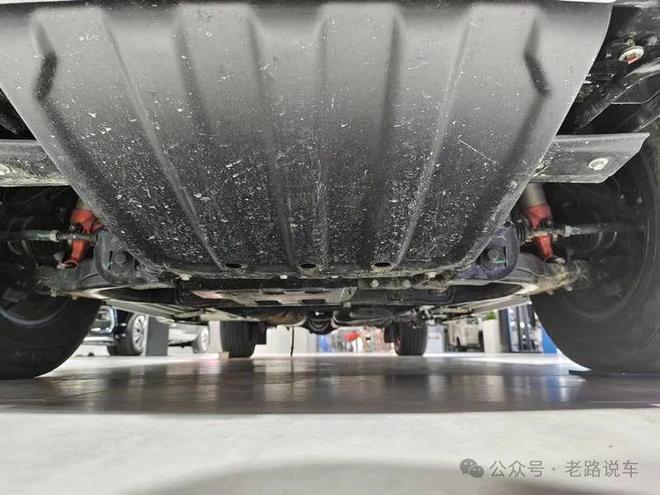 硬派越野秒变温馨房车大道敢探者单排越野房车(图3)