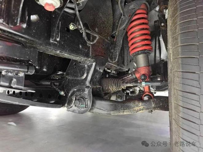 硬派越野秒变温馨房车大道敢探者单排越野房车(图4)