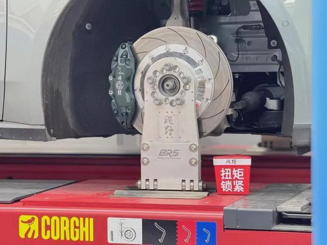 汽修工安装减震重伤百万汽修店面临倒闭做生意安全第一？(图3)