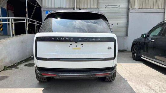 年中钜惠现车手续齐路虎揽胜行政30T汽油多少钱最低130万可分期(图3)