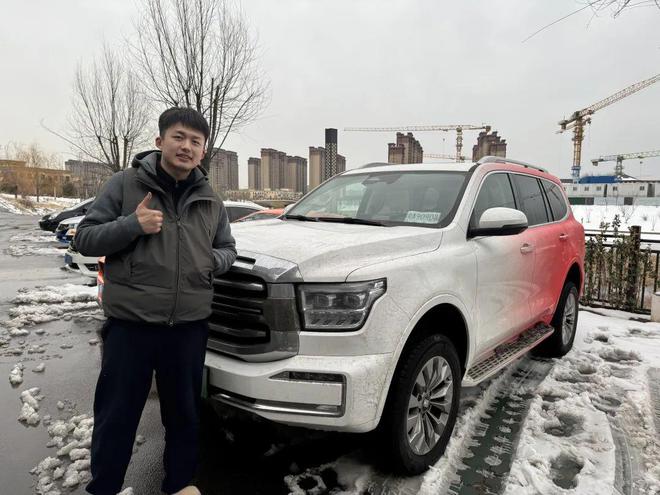 连续7小时！30辆车被困！暴雪天青岛小伙竟然…(图3)