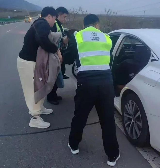 尽职尽责暖人心传递交通正能量(图3)
