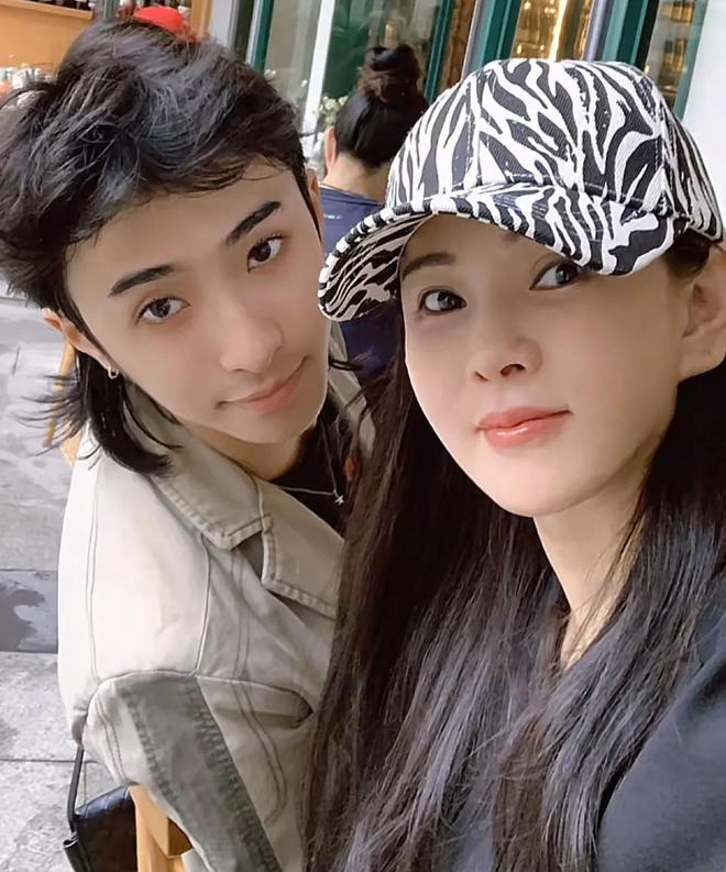伊能静儿子晒母亲节照女儿米粒和爸爸秦昊长得一模一样(图7)