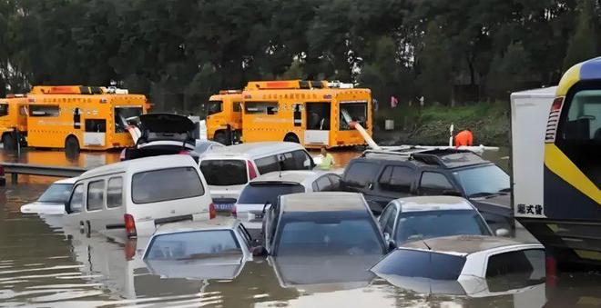 叮！雨季用车指南请查收(图3)