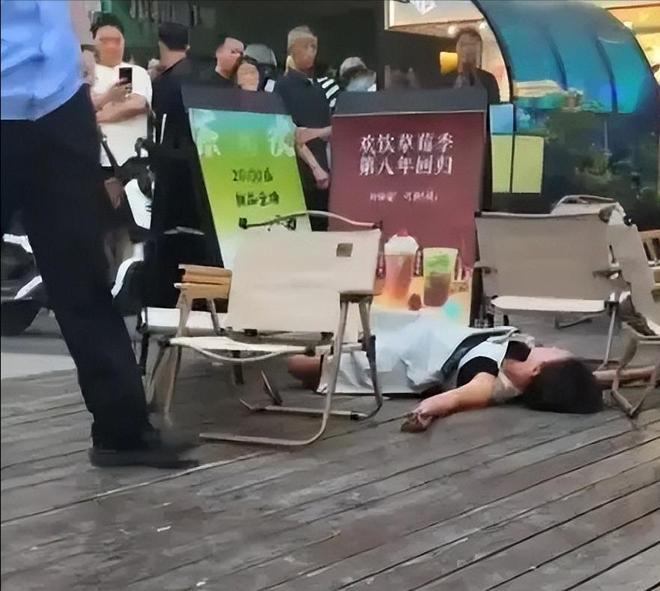 淄博小妹砸车后续：车主被曝太有钱当街辱骂挑衅在先女孩被抓(图10)