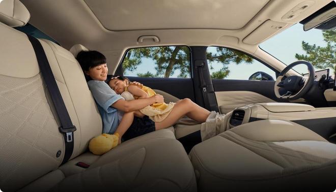 极狐T1上市628万起终身免费保养续航还比星愿高一点(图5)