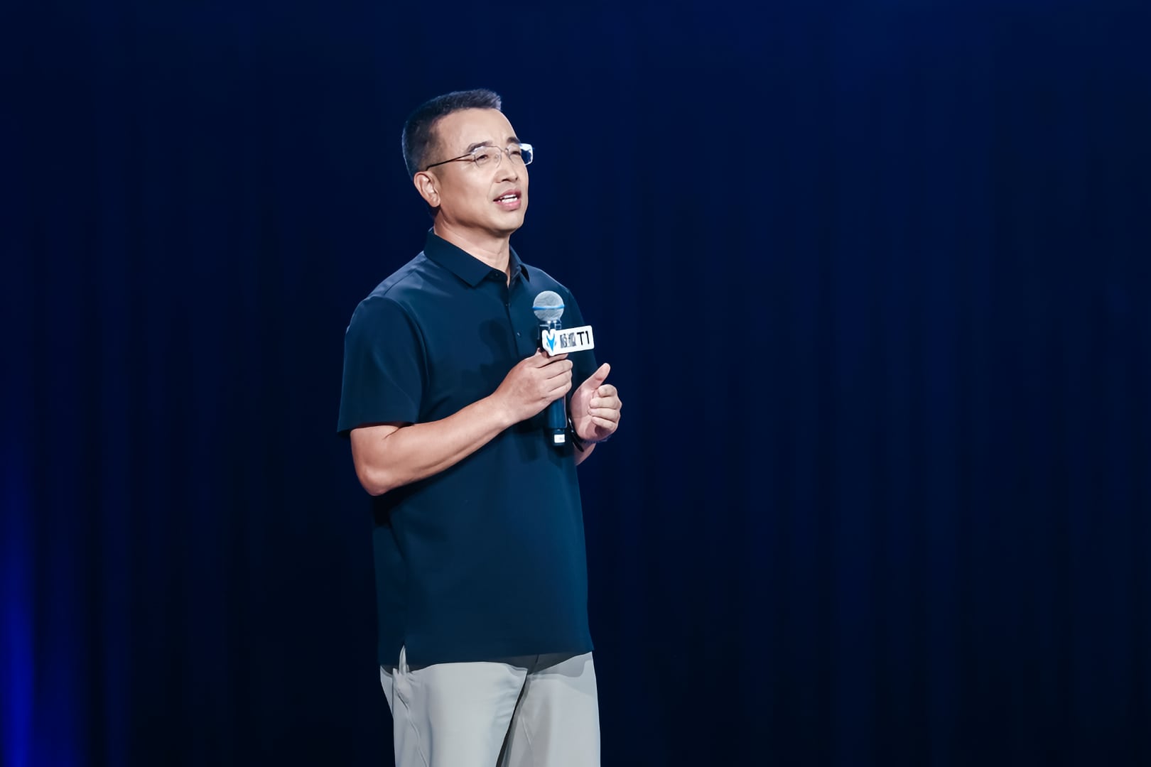 628万起！“家庭精品纯电新标杆”极狐T1上市(图13)