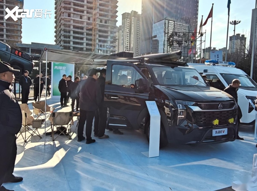 中国重汽正式推出全新轻客品牌先锋官V全系车型重磅发布(图9)