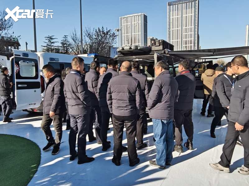 中国重汽正式推出全新轻客品牌先锋官V全系车型重磅发布(图11)