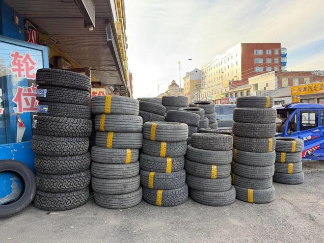 寒潮来袭 我市迎来冬季“换胎”热潮(图2)