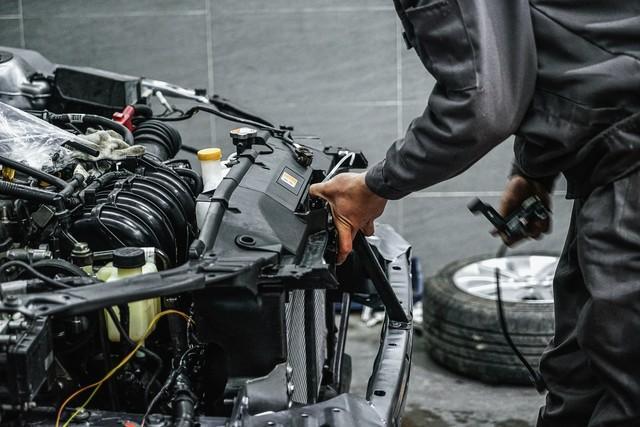 十年的老车还能开吗？安全性是不是打折了？车行老板说出大实话(图2)