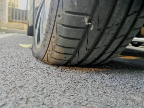 标配轮胎应急修补工具让新能源汽车出行更安心(图1)