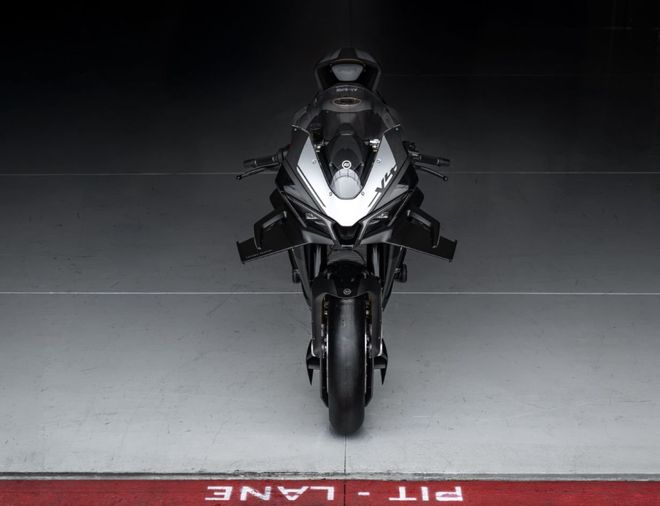 春风公升级新品V4SR-RR原型车亮相米兰展(图2)