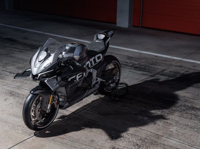 春风公升级新品V4SR-RR原型车亮相米兰展(图3)