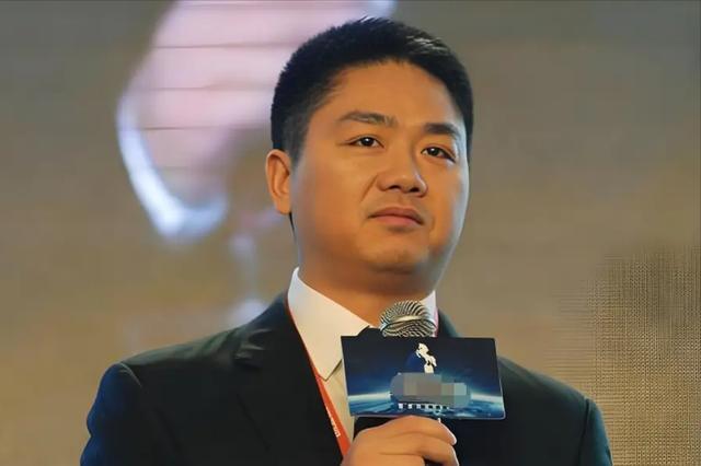 不造壳不装芯只攒局！京东造车图一乐？刘强东新车给雷军上了一课(图2)