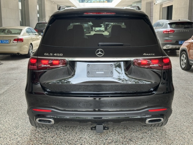 2024款奔驰GLS4507座显沉稳大气惬意舒适而不失典雅格调(图3)