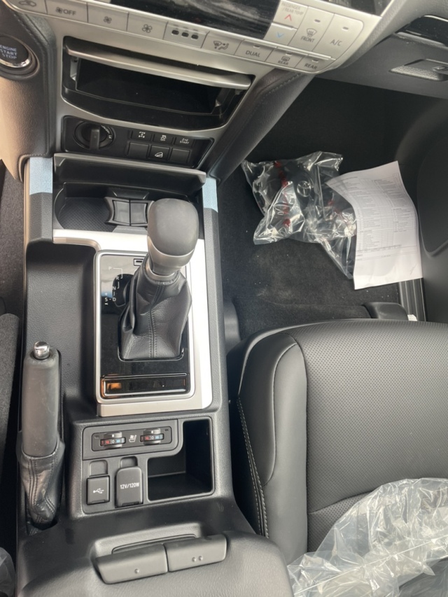 2024款霸道2800柴油TXL九气底挂天窗港口新车落地价多少钱(图4)