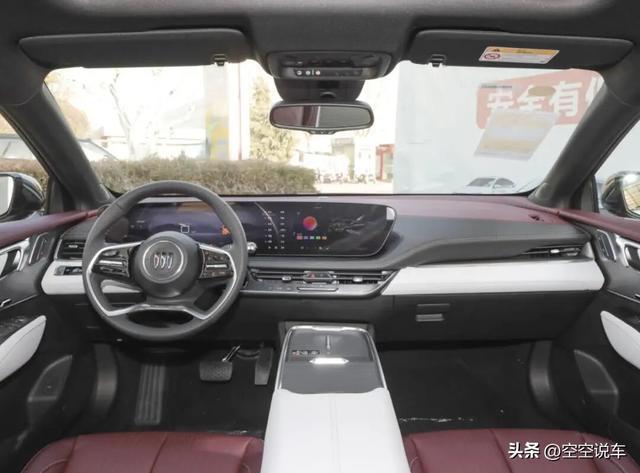 “公路之王”跌至15万!连隔音都是多层长5米比奥迪A6L舒适!(图5)