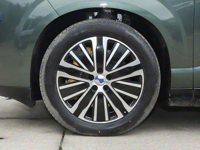 20万的车一条轮胎2000多新能源车轮胎太贵了能换成普通胎吗？(图3)