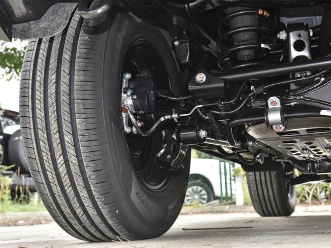 20万的车一条轮胎2000多新能源车轮胎太贵了能换成普通胎吗？(图6)