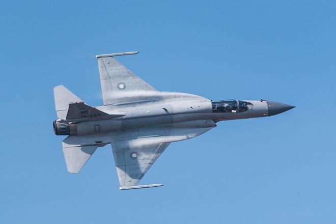 枭龙战机热销背后的第三世界生存法则：为何歼-10CE输给了“穷国最优解”？(图2)