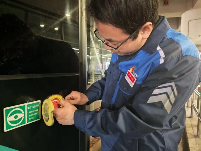 虹桥枢纽4路这个站点好热闹！(图8)