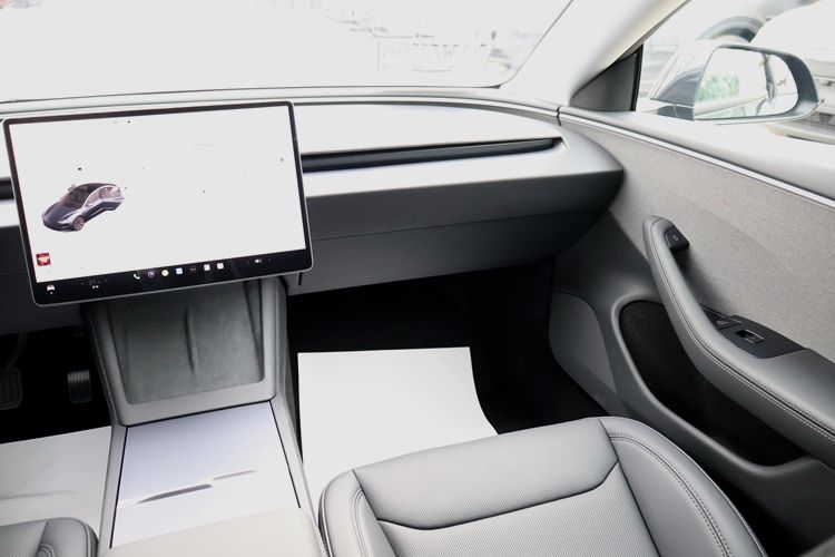 特斯拉Model3车型配置盘点：入门级最受欢迎(图23)