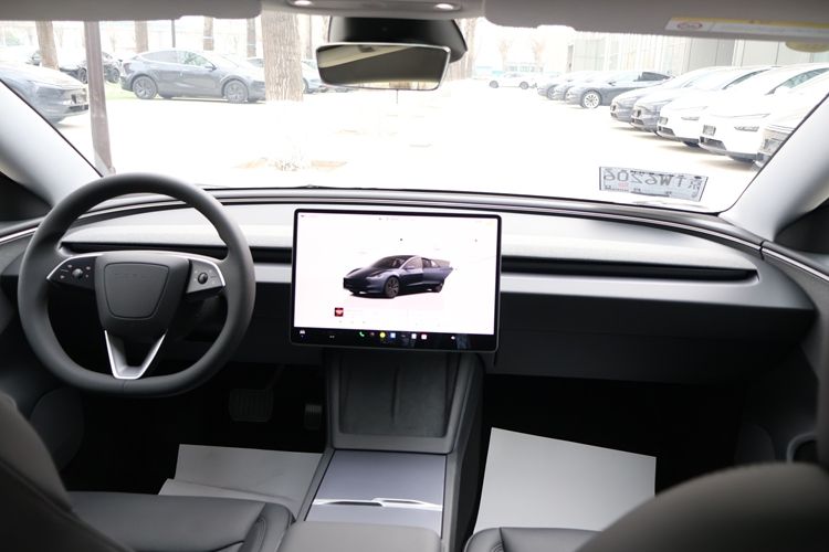 特斯拉Model3车型配置盘点：入门级最受欢迎(图16)