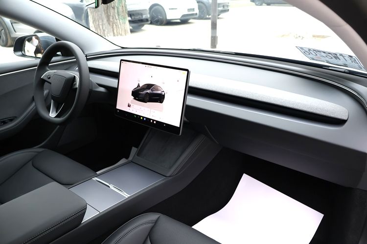 特斯拉Model3车型配置盘点：入门级最受欢迎(图22)