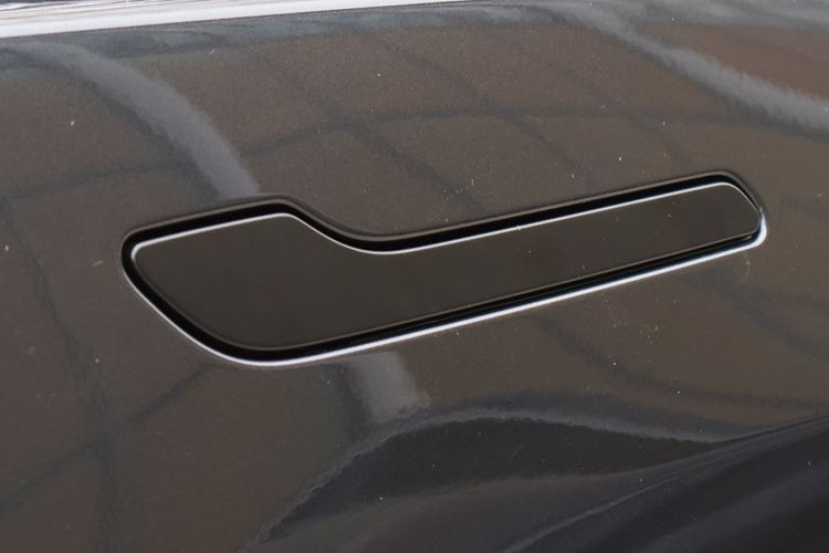 特斯拉Model3车型配置盘点：入门级最受欢迎(图12)