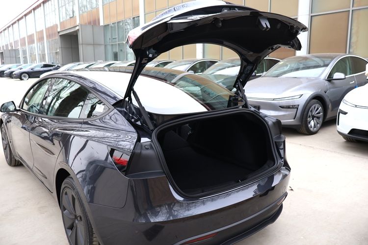 特斯拉Model3车型配置盘点：入门级最受欢迎(图30)