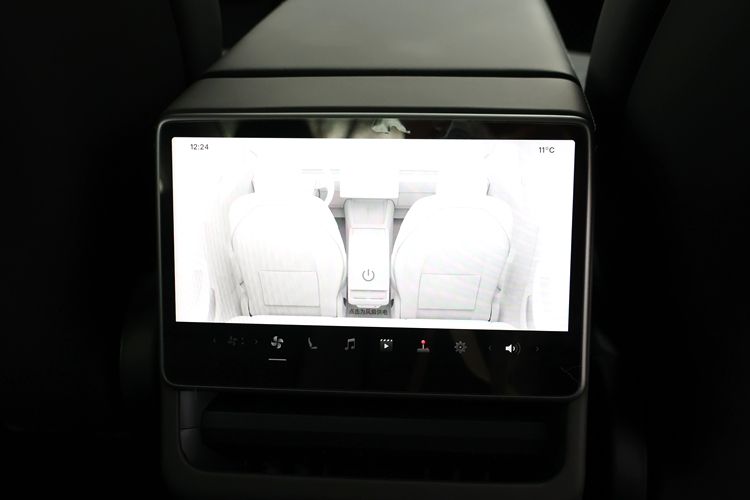 特斯拉Model3车型配置盘点：入门级最受欢迎(图26)