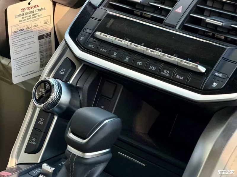 翻山越岭爬山涉水进藏越野车丰田兰德酷路泽4000(图6)