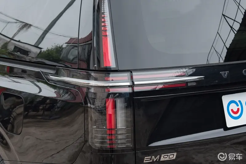 8180万级的沃尔沃EM90内行人告诉你正确答案(图1)