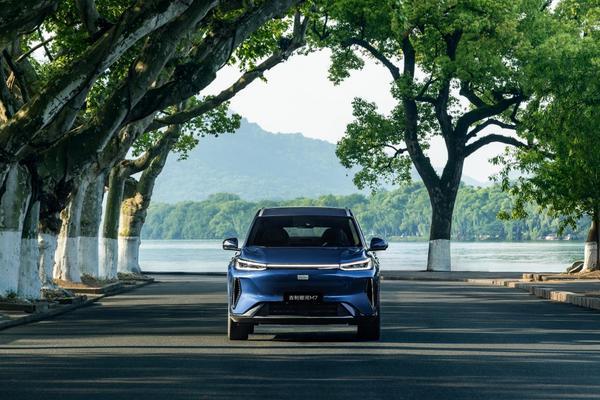 主流精品电混SUV首选吉利银河M7远航家上市限时指导价1098万元-1378万元(图2)