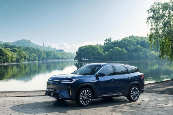 主流精品电混SUV首选吉利银河M7远航家上市限时指导价1098万元-1378万元(图7)